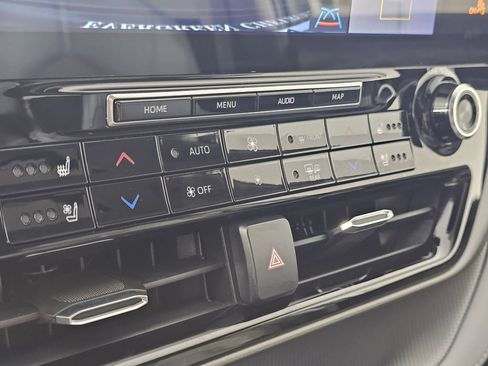 Used 2020 Toyota Highlander Limited AWD/4WD image 36