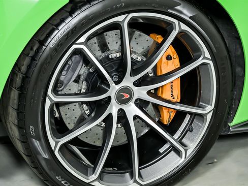 Used 2018 McLaren 570S Spider image 16