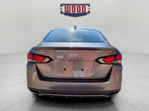 Used 2025 Nissan Versa SR image 3