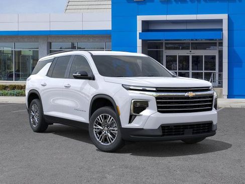 New 2026 Chevrolet Traverse LT w/ LPO, Floor Liner Package FWD image 7