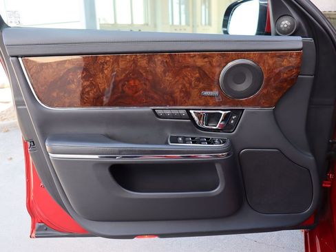 Used 2016 Jaguar XJ R-Sport image 47