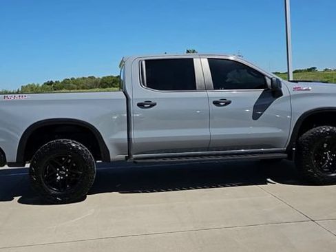 Used 2024 Chevrolet Silverado 1500 Custom Trail Boss AWD/4WD image 9