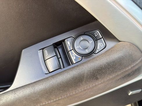 Used 2016 Chevrolet Camaro SS image 28