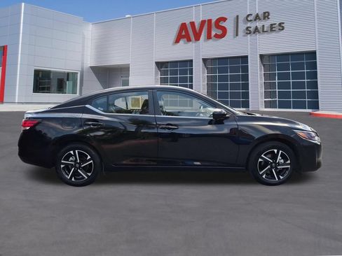 Used 2025 Nissan Sentra SV FWD image 5