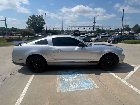 Used 2011 Ford Mustang Coupe w/ 101A Rapid Spec Order Code RWD image 5