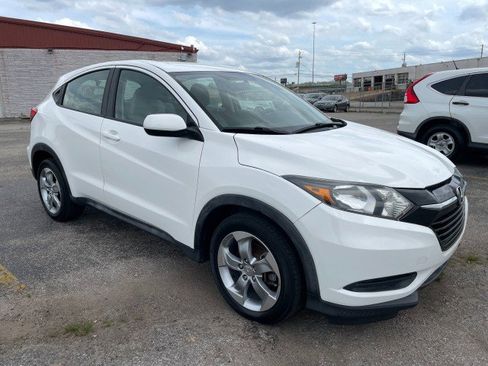 Used 2018 Honda HR-V LX image 4