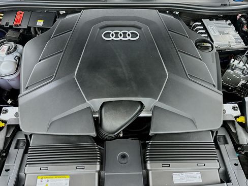 Used 2022 Audi Q8 Premium Plus w/ Premium Plus Package AWD/4WD image 32
