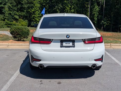 Used 2021 BMW 330i Sedan w/ Premium Package RWD image 4
