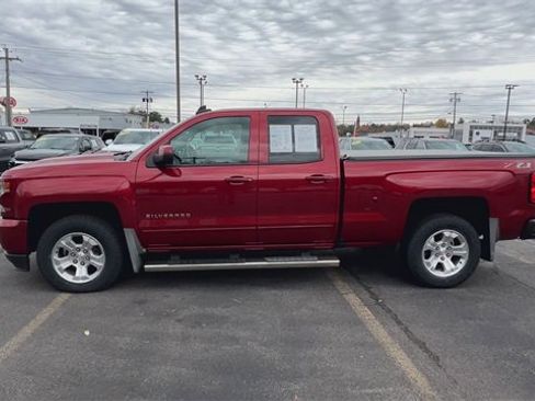 Used 2018 Chevrolet Silverado 1500 LT w/ LPO, Street Package image 5