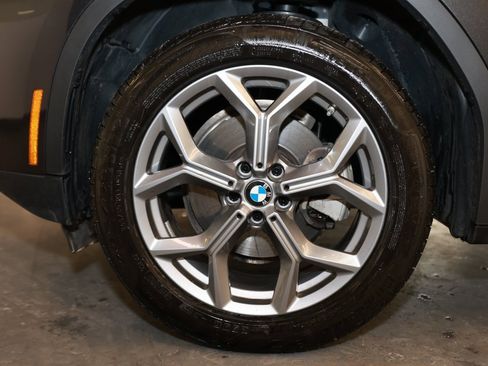 Used 2025 BMW X4 xDrive30i image 25