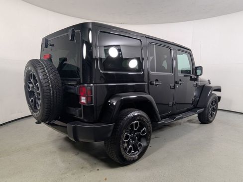 Used 2018 Jeep Wrangler Unlimited Sahara image 8