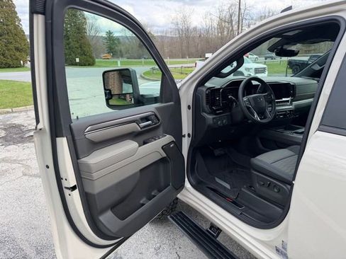 New 2026 Chevrolet Silverado 2500 ZR2 AWD/4WD image 19