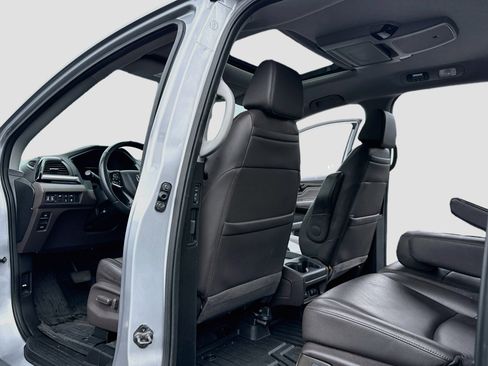 Used 2018 Honda Odyssey Elite image 5