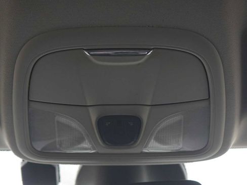 Used 2021 Jeep Cherokee Latitude Plus FWD image 25