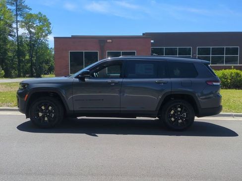 New 2026 Jeep Grand Cherokee L 4WD image 10