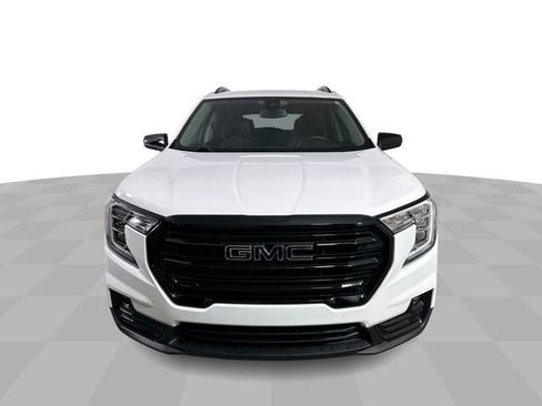 Used 2023 GMC Terrain SLT w/ Infotainment Package II FWD image 3