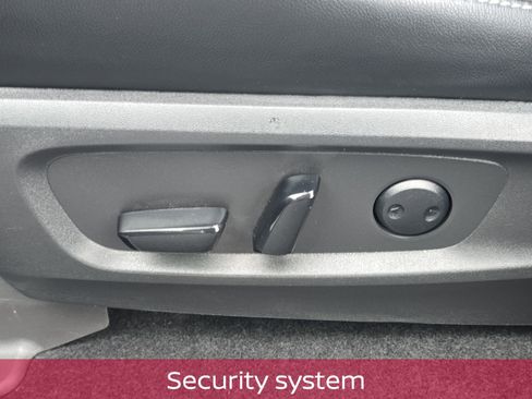 Used 2022 Nissan Pathfinder SL image 14