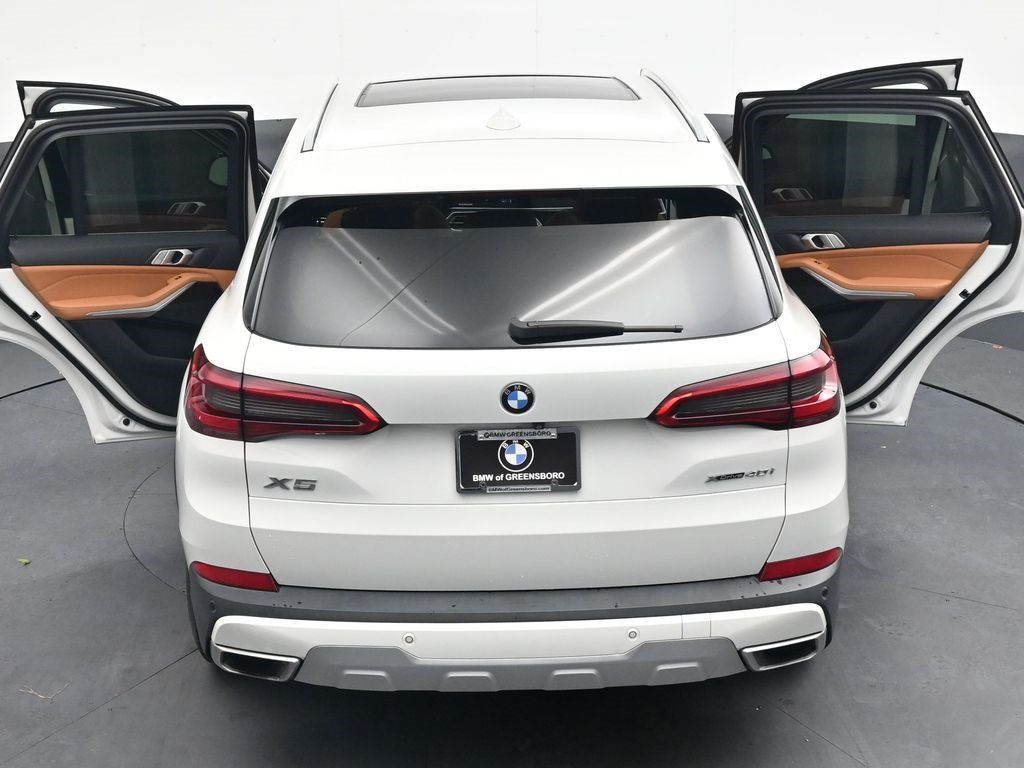 Used 2019 BMW X5 xDrive40i w/ Convenience Package AWD/4WD image 38