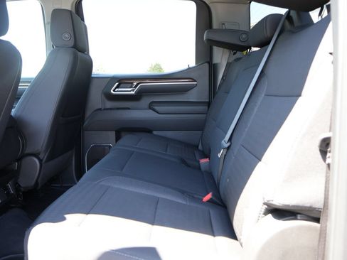 Used 2025 Chevrolet Silverado 1500 LT AWD/4WD image 17