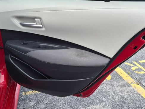 Used 2020 Toyota Corolla LE FWD image 29