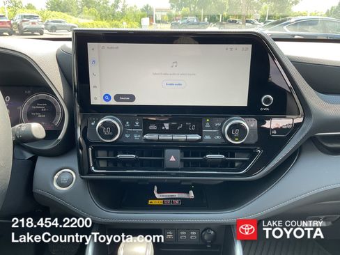 Used 2026 Toyota Highlander XSE AWD/4WD image 21