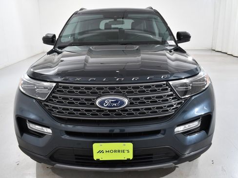 Used 2022 Ford Explorer XLT w/ Equipment Group 202A image 3