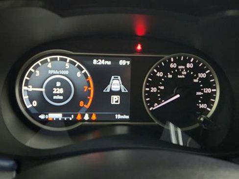 Certified 2025 Nissan Versa SV w/ Trunk Package image 33