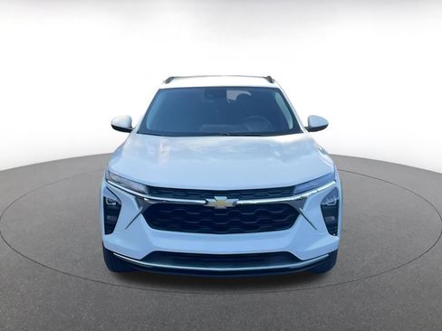 Used 2025 Chevrolet Trax LT image 4