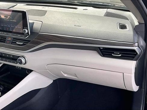 Certified 2024 Nissan Altima 2.5 SV image 18