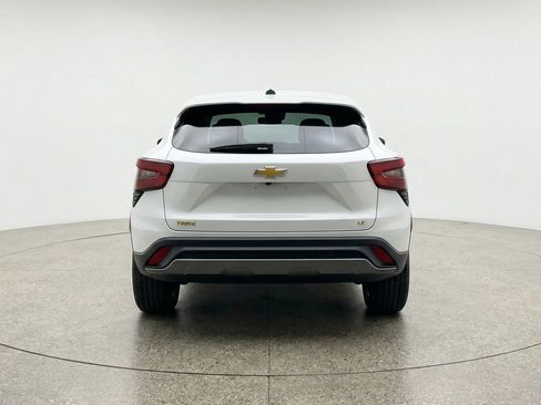 Used 2025 Chevrolet Trax LT image 7