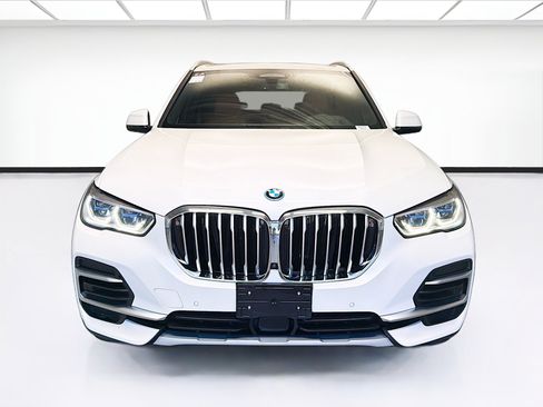 Used 2023 BMW X5 xDrive45e w/ Executive Package AWD/4WD image 2