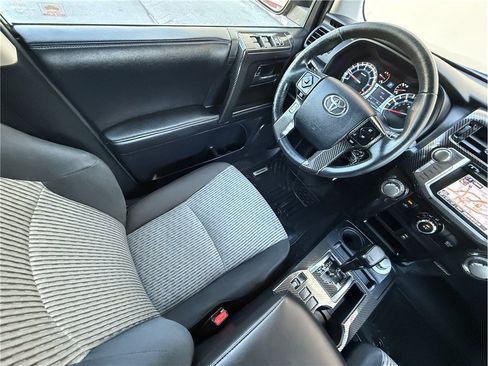 Used 2014 Toyota 4Runner SR5 AWD/4WD image 7