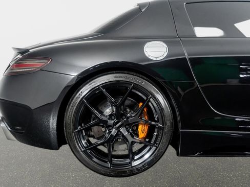 Used 2011 Mercedes-Benz SLS AMG Coupe image 8