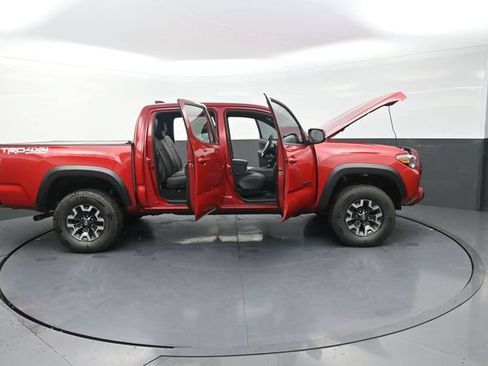 Used 2022 Toyota Tacoma TRD Off-Road w/ Technology Package AWD/4WD image 45