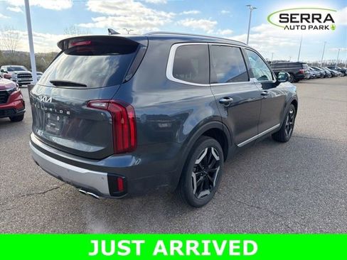 Used 2023 Kia Telluride S w/ S Sunroof Package image 3