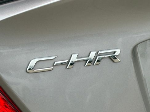 Used 2019 Toyota C-HR XLE image 9