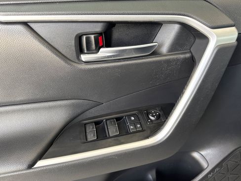 Certified 2022 Toyota RAV4 XLE w/ Convenience Package FWD image 10