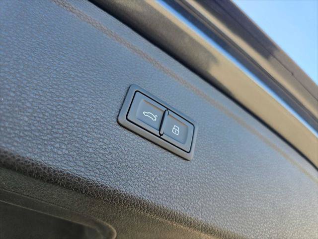 Used 2023 Audi Q5 2.0T Premium Plus w/ Premium Plus Package AWD/4WD image 15