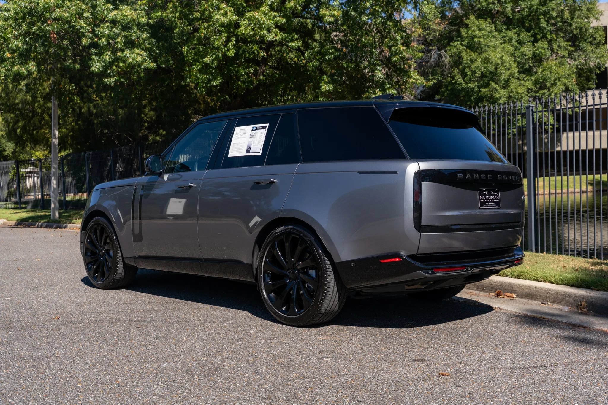 Used 2023 Land Rover Range Rover SE AWD/4WD image 8