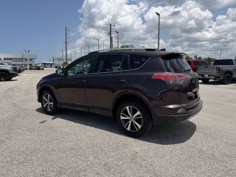 Used 2018 Toyota RAV4 XLE FWD image 8