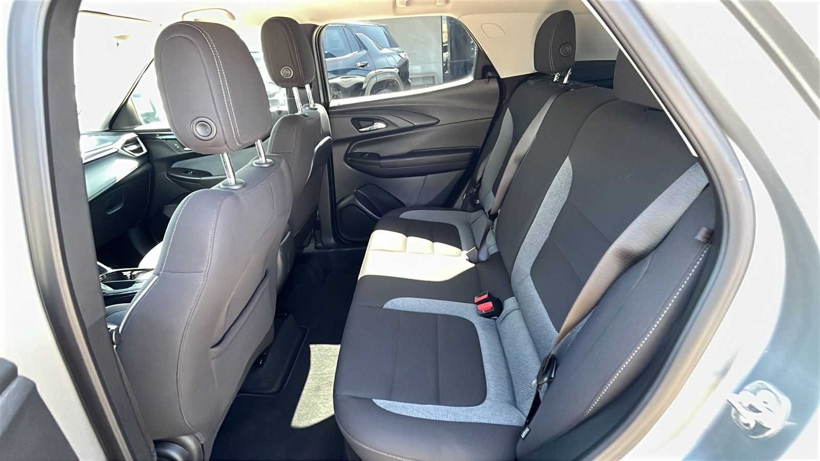 Used 2025 Chevrolet TrailBlazer LT FWD image 24