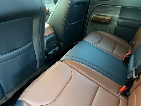 Used 2023 Ford Maverick Lariat w/ Lariat Luxury Package AWD/4WD image 4