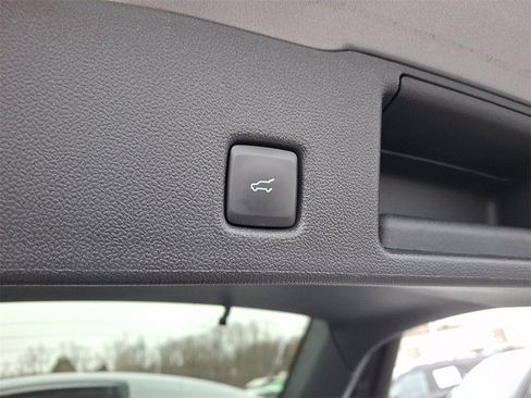 Certified 2022 Ford Escape Titanium image 30