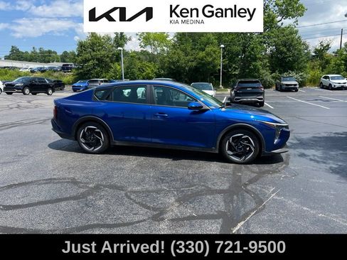 Certified 2025 Kia K4 GT-Line Turbo FWD image 4