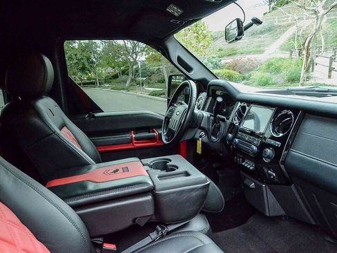 Used 2016 Ford F450 XLT w/ XLT Interior Package image 22