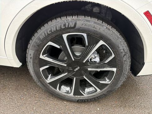 New 2026 Lincoln Nautilus Reserve image 13