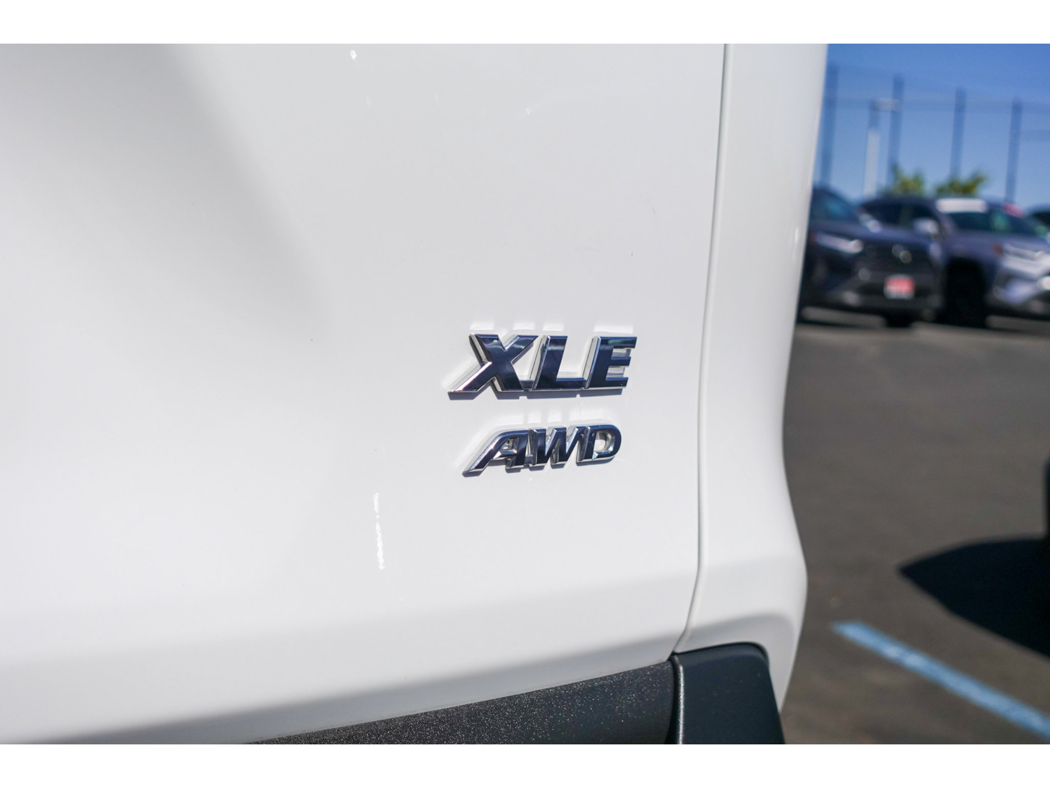 Used 2025 Toyota RAV4 XLE AWD/4WD image 24