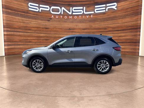 Used 2022 Ford Escape SE w/ Convenience Package image 2