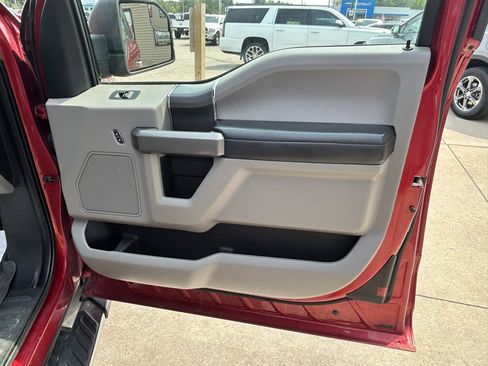 Used 2015 Ford F150 XLT w/ Equipment Group 302A Luxury AWD/4WD image 18