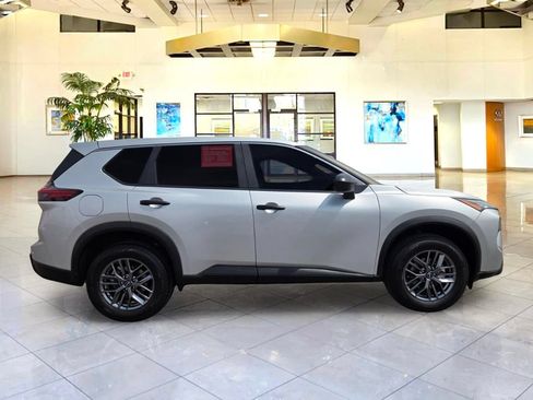 Certified 2024 Nissan Rogue S AWD/4WD image 4